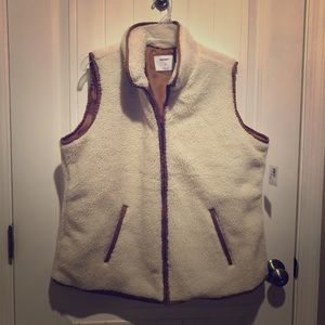 Old Navy Women’s Sherpa vest